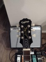 LP headstock.jpg